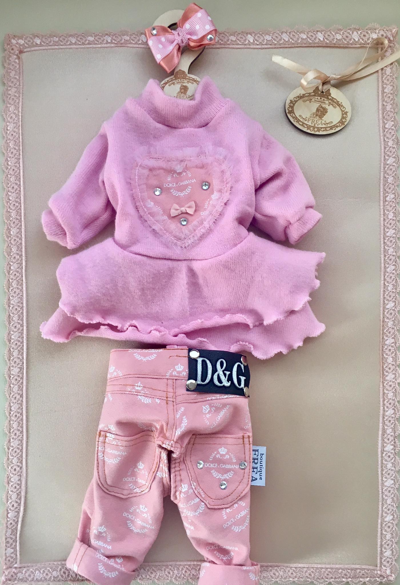 Пуловерче, панталонче и панделка “My Yorkie Fashion Icon collection by FREA”